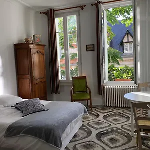 Camelia Quartier Thermal Grand Studio Au Calme Appartement